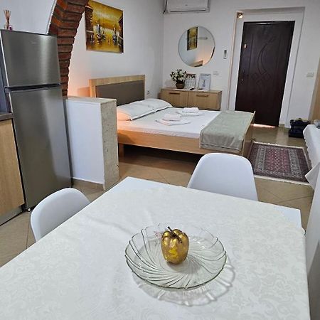 Aliaj Guest House Берат Экстерьер фото