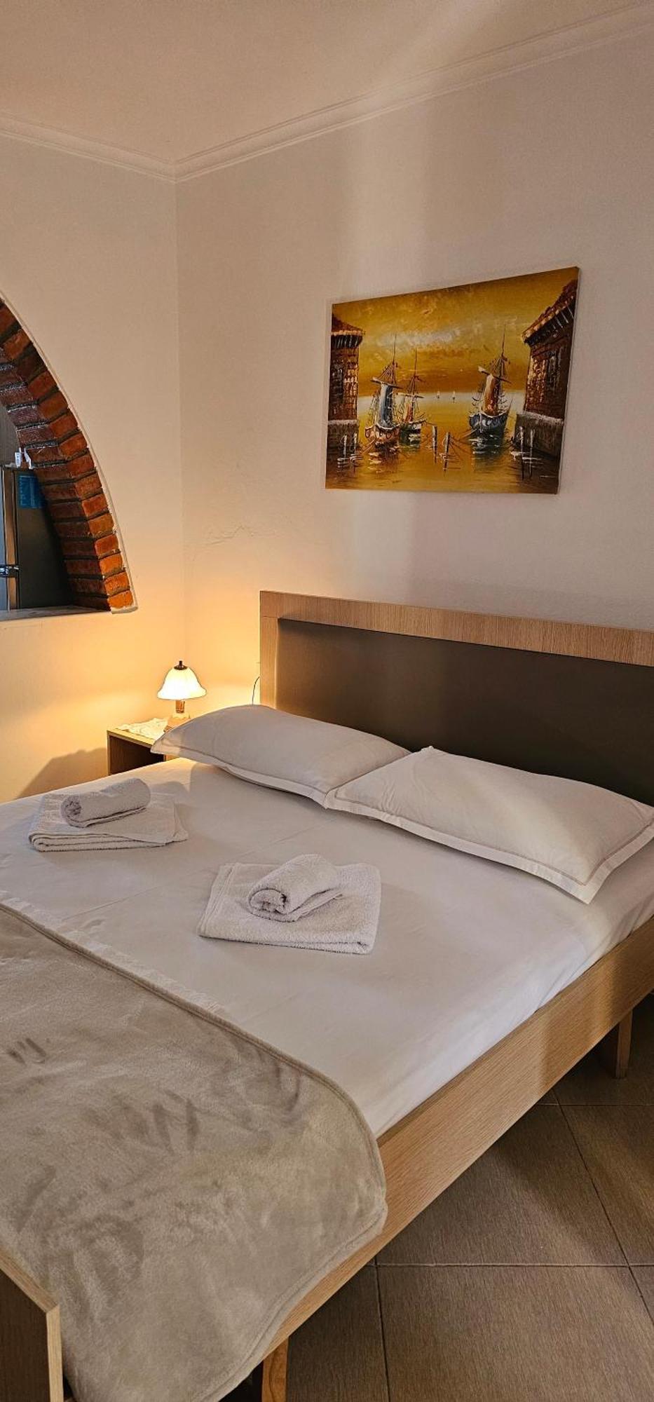 Aliaj Guest House Берат Экстерьер фото